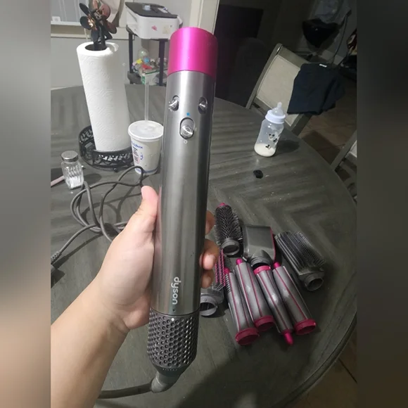 Dyson Airwrap - Picture 3 of 9